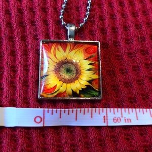 handmade-unbranded Jewelry - New Beautiful Sunflower pendant! handmade-unbranded Jewelry - New Beautiful Sunflower pendant!